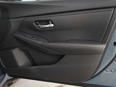 Used 2024 Nissan Sentra SV image 9