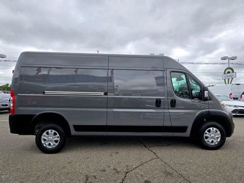 Used 2025 RAM ProMaster 2500 w/ Quick Order Package 22H SLT+ FWD image 7