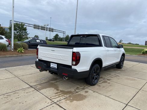 New 2026 Honda Ridgeline Black Edition image 10
