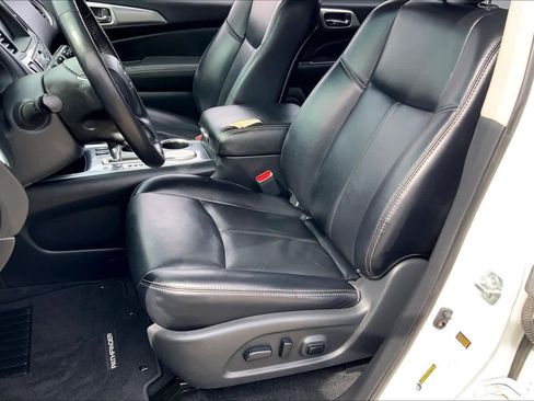 Used 2019 Nissan Pathfinder SL image 8