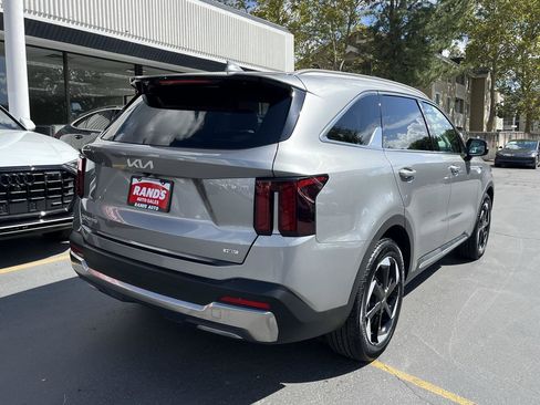Used 2025 Kia Sorento EX AWD/4WD image 7