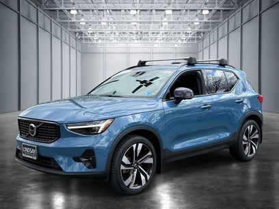 Used 2023 Volvo XC40 B5 Ultimate w/ Protection Package Premier