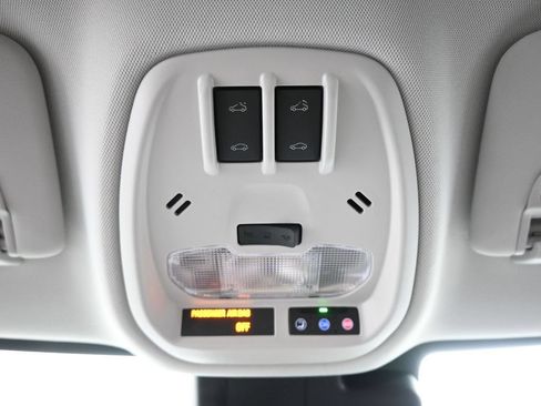 Used 2026 Chevrolet Trax LT w/ Sunroof Package FWD image 28