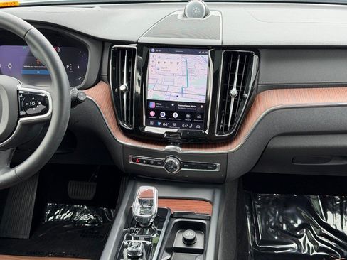 Certified 2023 Volvo XC60 B5 Ultimate w/ Climate Package AWD/4WD image 14