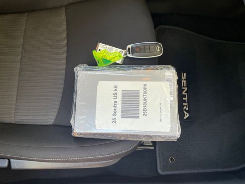 Used 2025 Nissan Sentra SV image 34