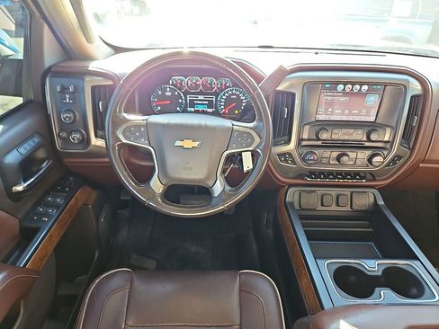 Used 2018 Chevrolet Silverado 1500 High Country image 8
