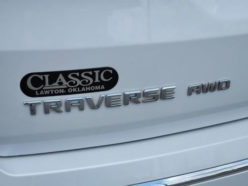 Used 2023 Chevrolet Traverse High Country AWD/4WD image 11