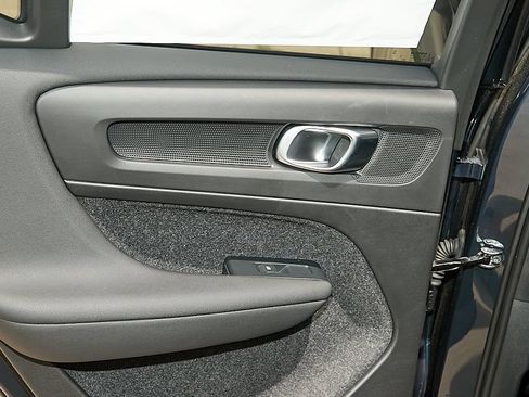 New 2026 Volvo XC40 B5 Plus w/ Climate Package AWD/4WD image 19