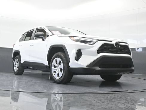 Used 2025 Toyota RAV4 LE FWD image 63