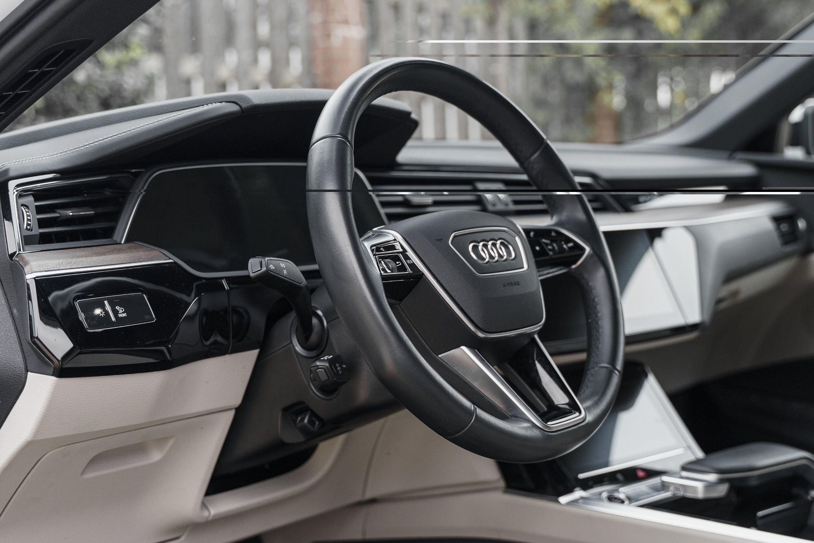 Used 2023 Audi e-tron Prestige w/ Prestige Package AWD/4WD image 7