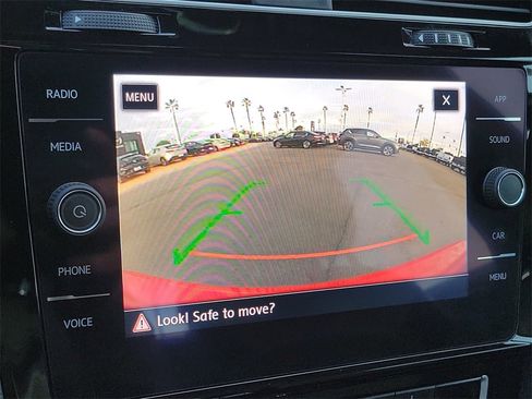 Used 2019 Volkswagen GTI SE image 9