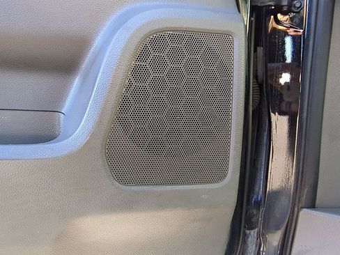 Used 2016 Nissan NV 3500 SL image 15