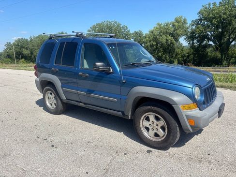 Used 2006 Jeep Liberty Sport AWD/4WD image 5