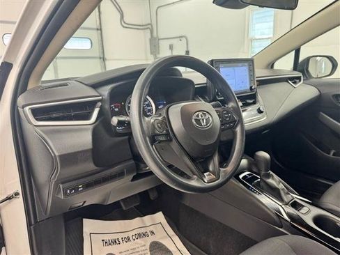 Used 2022 Toyota Corolla LE FWD image 13
