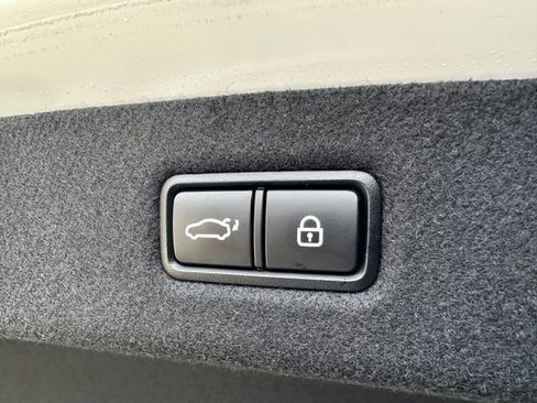 Used 2017 Genesis G90 5.0 Ultimate image 42