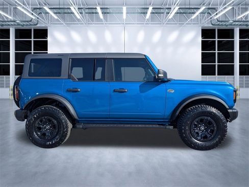 Used 2023 Ford Bronco Wildtrak image 3