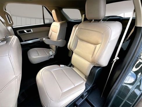 Used 2022 Ford Explorer XLT w/ Equipment Group 202A image 21