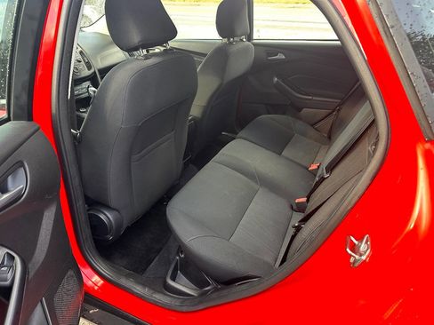 Used 2016 Ford Focus SE image 8
