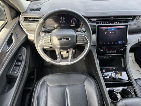 Used 2023 Jeep Grand Cherokee L Limited w/ Trailer Tow Group (B) AWD/4WD image 19