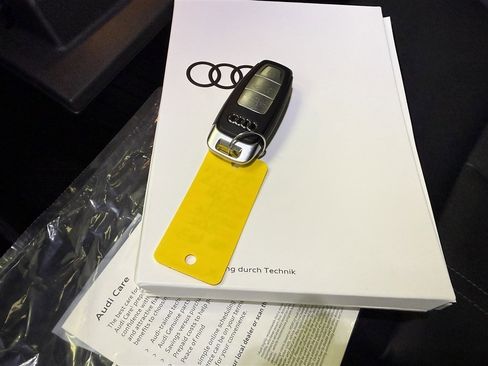 Used 2023 Audi Q4 e-tron Prestige image 23