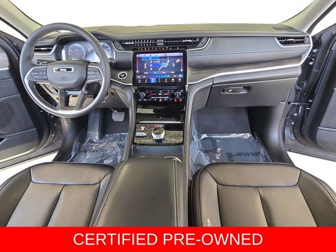 Used 2024 Jeep Grand Cherokee L Limited w/ Black Appearance Package AWD/4WD image 9