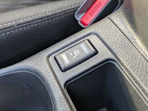 Used 2019 Nissan Rogue SV image 30