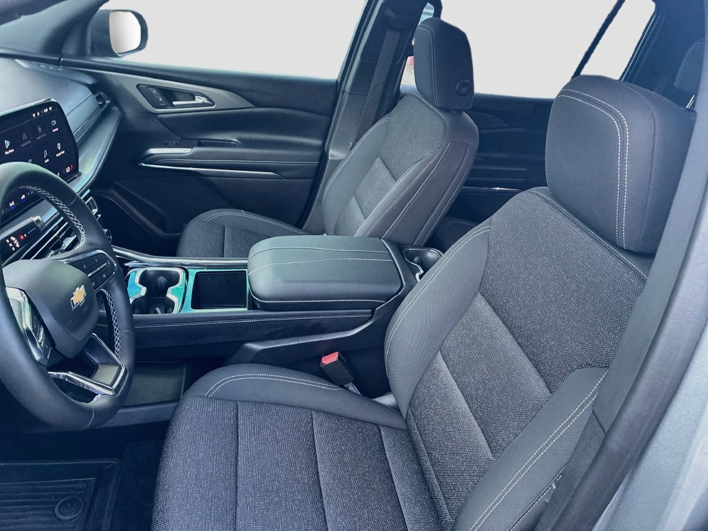 Used 2026 Chevrolet Traverse LT w/ LPO, Floor Liner Package FWD image 18