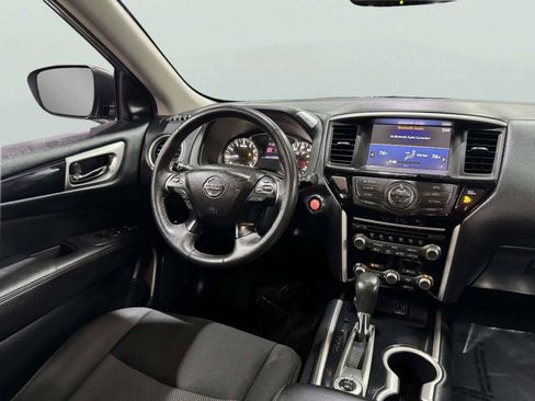 Used 2019 Nissan Pathfinder SV AWD/4WD image 28