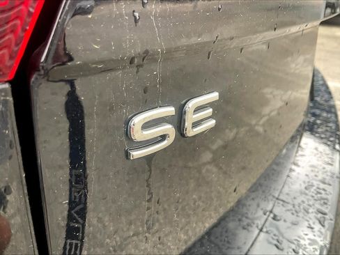 Used 2022 Volkswagen Tiguan SE image 10