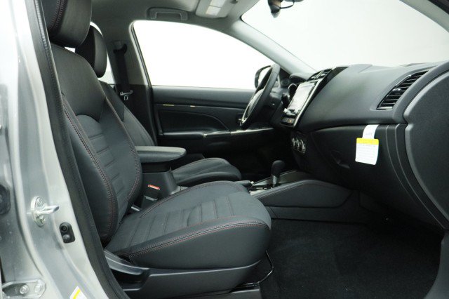New 2027 Mitsubishi Outlander Sport SE FWD image 17
