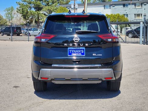 Used 2025 Nissan Rogue SL w/ Tech Package AWD/4WD image 6