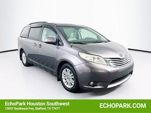 Used 2013 Toyota Sienna XLE FWD image 1