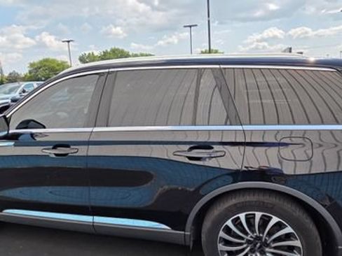 Used 2021 Lincoln Aviator Reserve w/ Class IV Trailer Tow Package AWD/4WD image 2