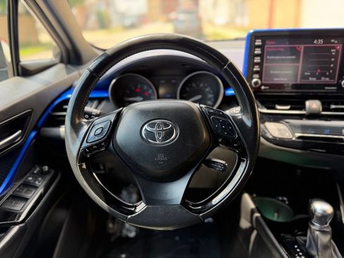 Used 2020 Toyota C-HR XLE FWD image 26