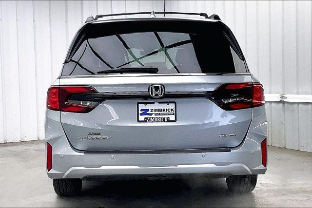 Certified 2026 Honda Odyssey Touring image 4