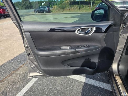 Used 2017 Nissan Sentra SV FWD image 14