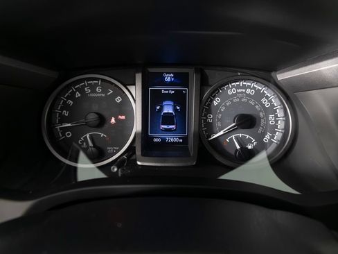 Used 2018 Toyota Tacoma TRD Pro AWD/4WD image 16