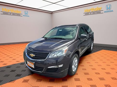 Used 2017 Chevrolet Traverse LS FWD image 1