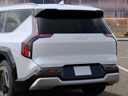 New 2026 Kia EV9 Land AWD/4WD image 13