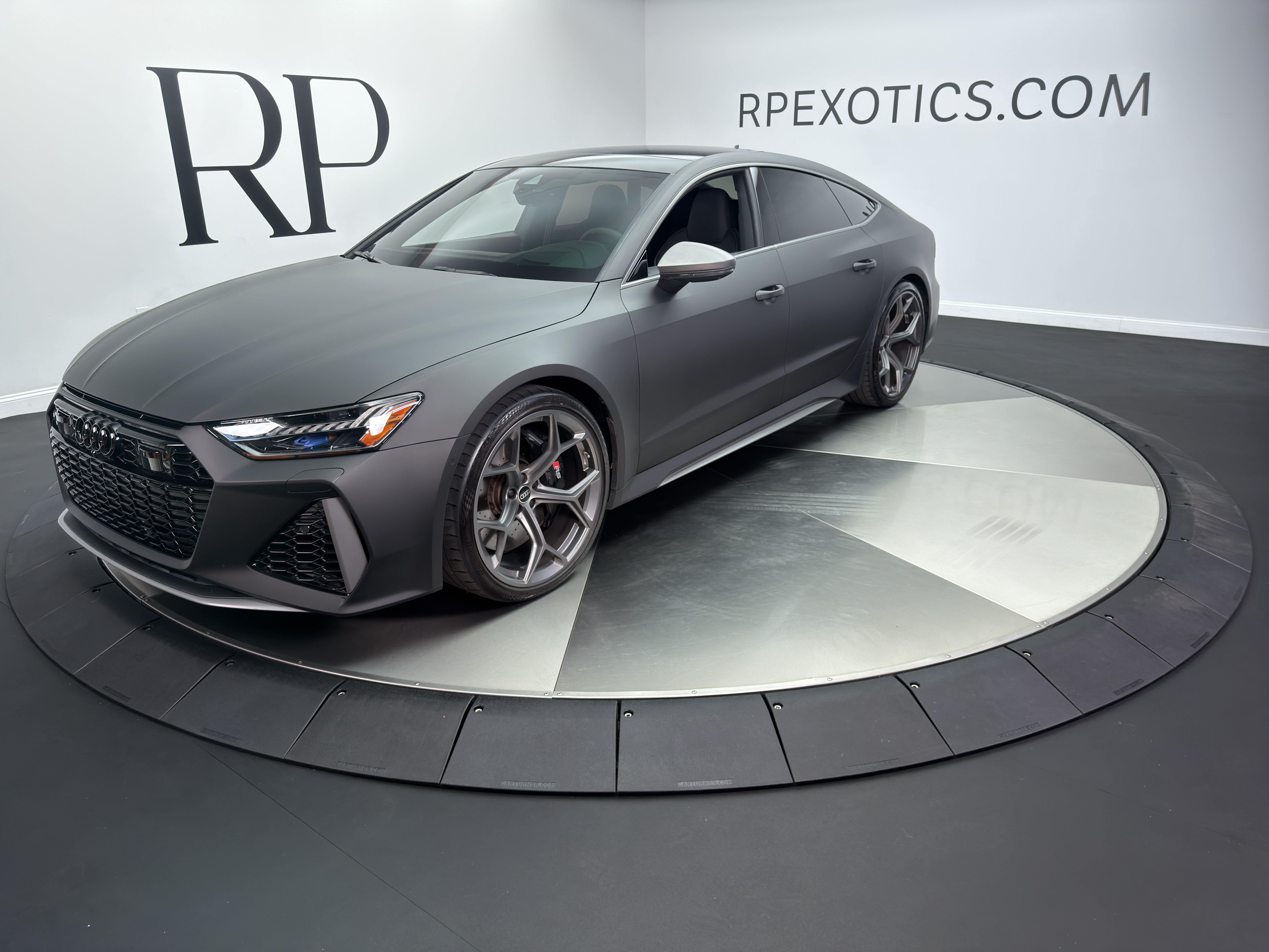 Used 2024 Audi RS 7 Performance AWD/4WD image 1