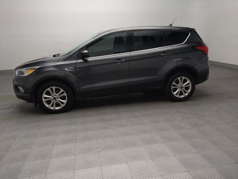 Used 2019 Ford Escape SE FWD image 2