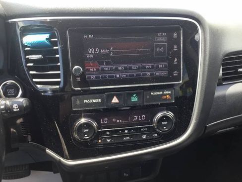 Used 2018 Mitsubishi Outlander SEL FWD image 17