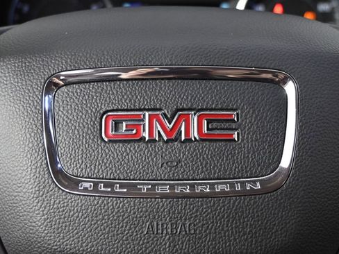 Used 2017 GMC Acadia SLT AWD/4WD image 36