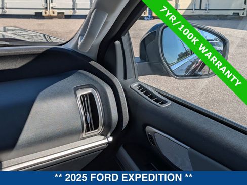 Certified 2025 Ford Expedition Active image 22