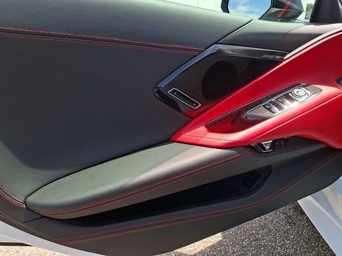 Used 2024 Chevrolet Corvette Stingray Premium Conv w/ Z51 Performance Package RWD image 13