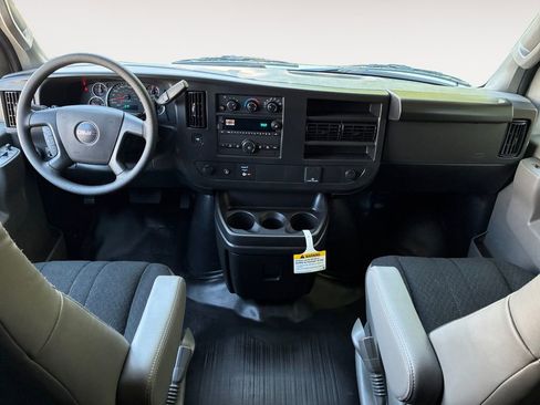 New 2026 GMC Savana 2500 Extended RWD image 10