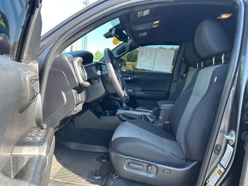 Used 2023 Toyota Tacoma TRD Sport AWD/4WD image 16