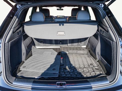 Used 2023 Audi SQ5 Premium Plus w/ Premium Plus Package image 62