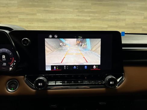 Used 2024 GMC Canyon AT4 w/ LPO, Off Road Lift Package image 9