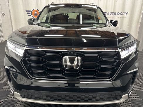 Used 2024 Honda Pilot Elite image 3